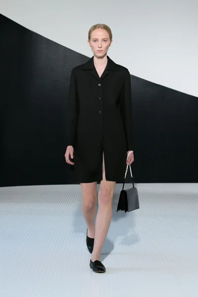 Look 15